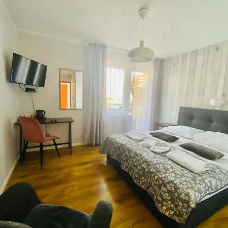 ベッド・アンド・ブレックファスト Przystan ヤスタルニャ